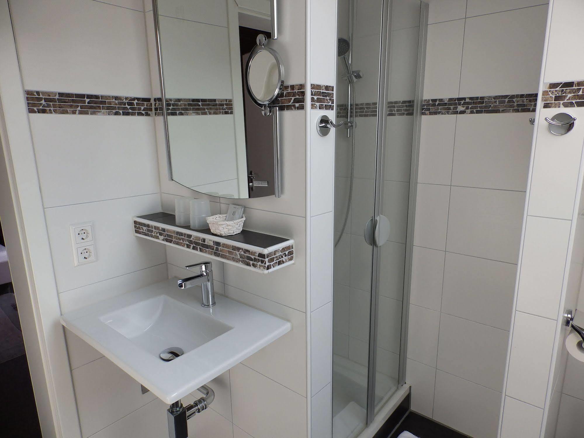 H41 Inn Hotel Garni Freiburg (Adults Only) Gundelfingen  Ngoại thất bức ảnh